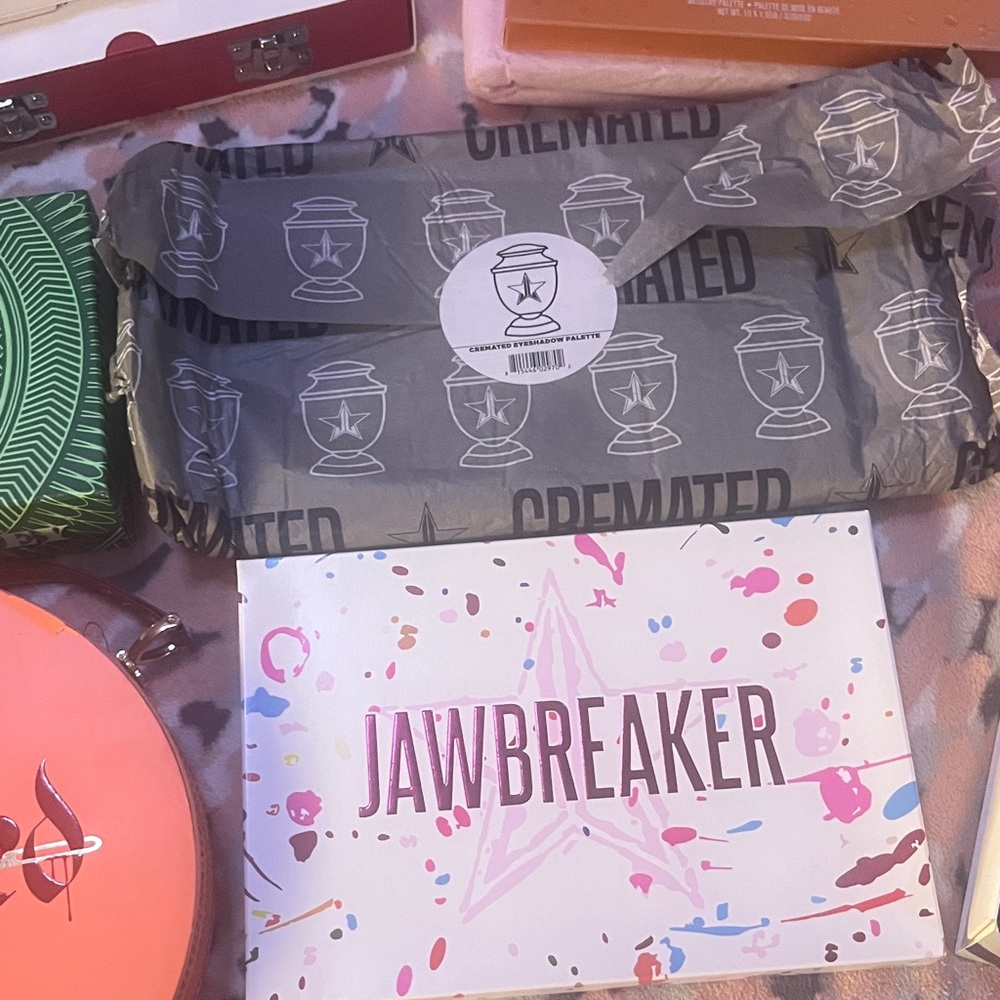 Jeffree Star Jawbreaker Palette with Pink and White Design